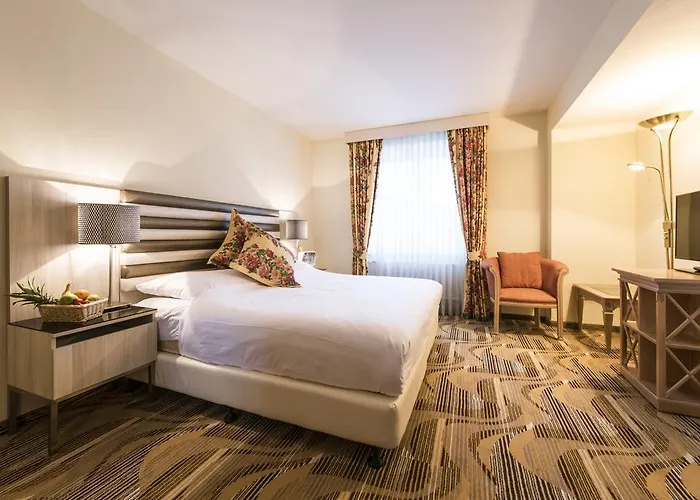 Posthotel فندق أروسا