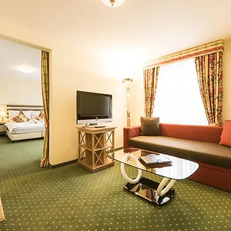 Posthotel Готель Ароза