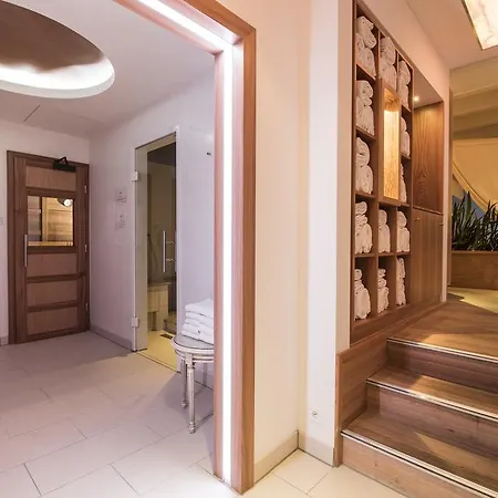 Posthotel Hotel 4*
