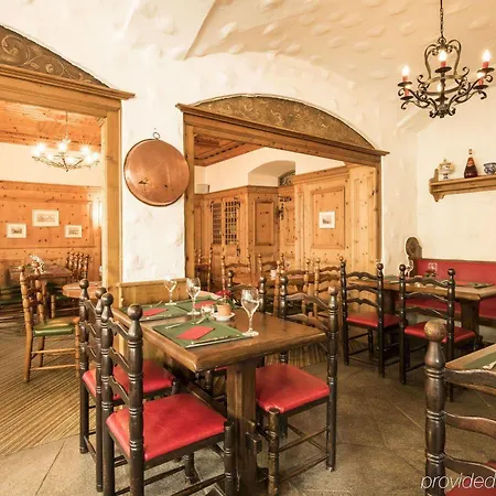 מלון Posthotel 4*